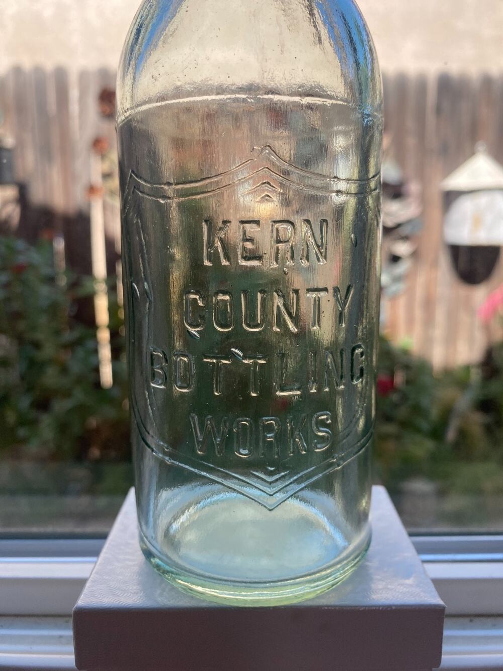 VTG Kern County Bottling Works Bakersfield California Crown Top Glass Bottle 98B